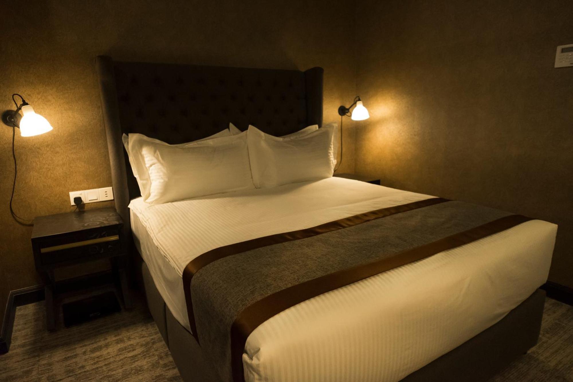 1969 Business Suites Ipoh Chambre photo